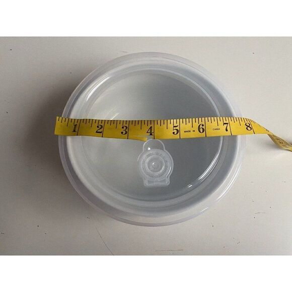 Hello Kitty Christmas Pressure Lid Ceramic Food Storage Bowl Container Large NEW - Picture 8 of 11